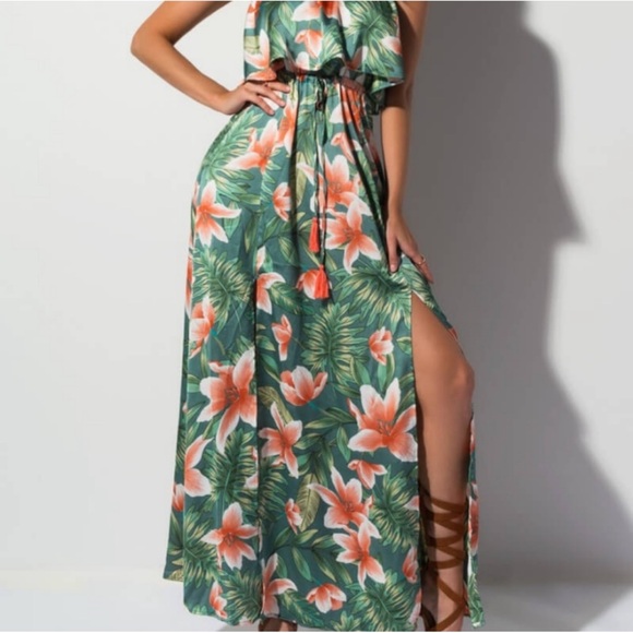 AKIRA Dresses & Skirts - 💕 BRAND NEW 💕Leaf Print Maxidress